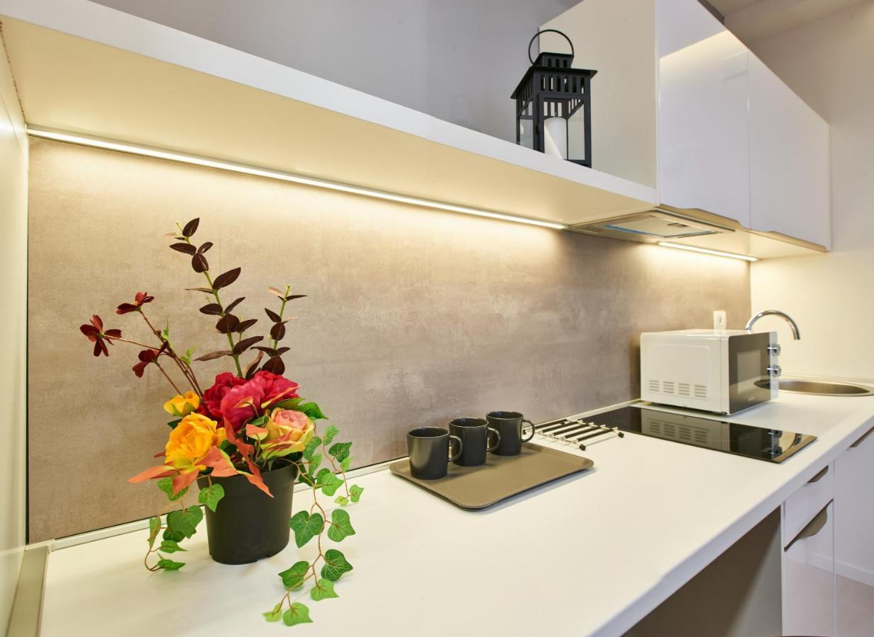 Bed Of Roses Apt 2, Premium, Designer Decorated Zagreb Exterior foto