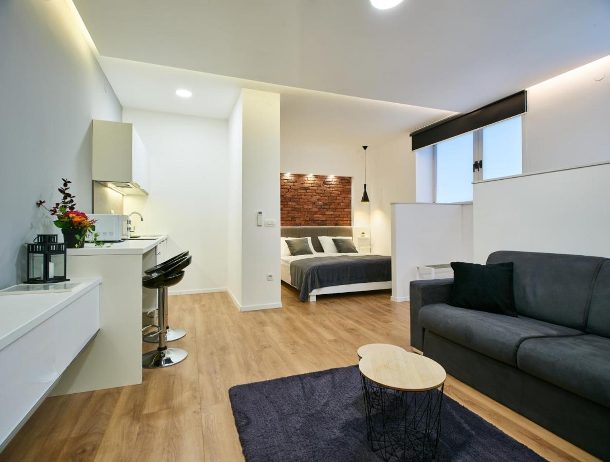 Bed Of Roses Apt 2, Premium, Designer Decorated Zagreb Exterior foto